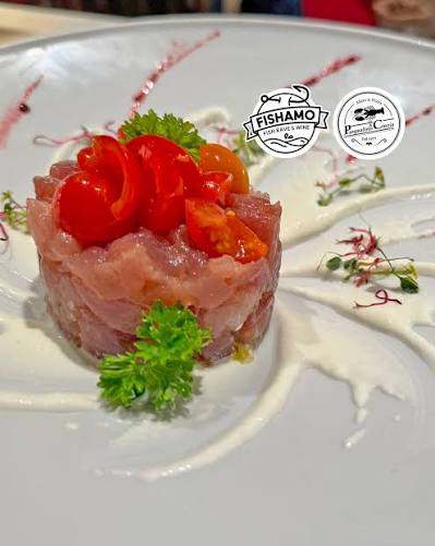 Tartare di tonno con pomodorini confit